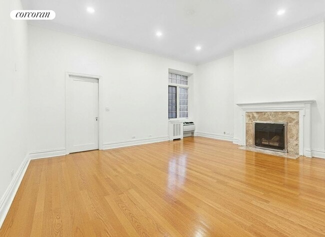 59 E 75th St in New York, NY - Foto de edificio - Building Photo