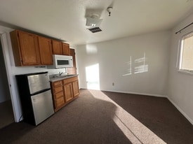 842 E Yellowstone Hwy, Unit 842-ALL in Casper, WY - Building Photo