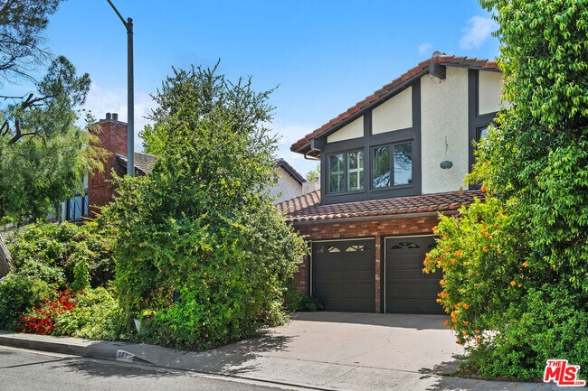 2693 Basil Ln in Los Angeles, CA - Building Photo - Building Photo