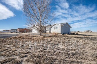 265 N Paramount Ln in Pueblo West, CO - Building Photo - Building Photo