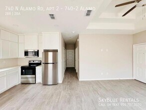 740 N Alamo Rd in Alamo, TX - Building Photo - Building Photo