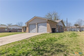 1805 N 38th St in Killeen, TX - Building Photo - Building Photo