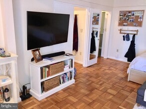 1727 Massachusetts Ave NW in Washington, DC - Foto de edificio - Building Photo