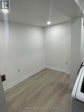 101 Flora Dr in Toronto, ON - Building Photo - Building Photo