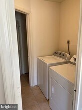 5516 Sully Lake Dr in Centreville, VA - Building Photo - Building Photo