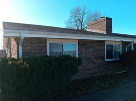 14901 Dutchmans Dr in Rogers, AR - Building Photo