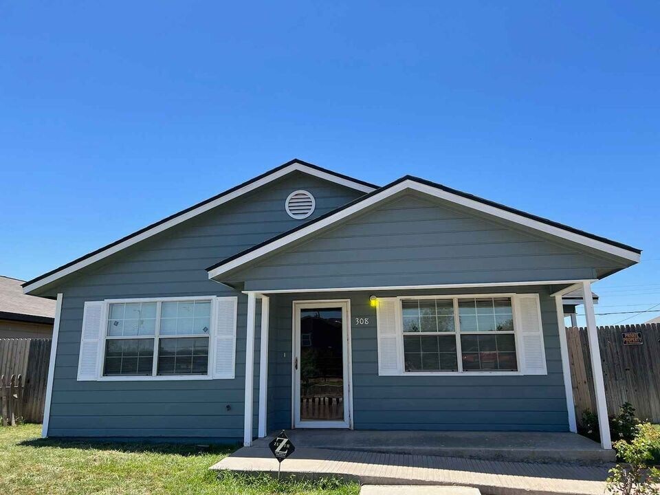 308 S Calhoun St in Midland, TX - Building Photo
