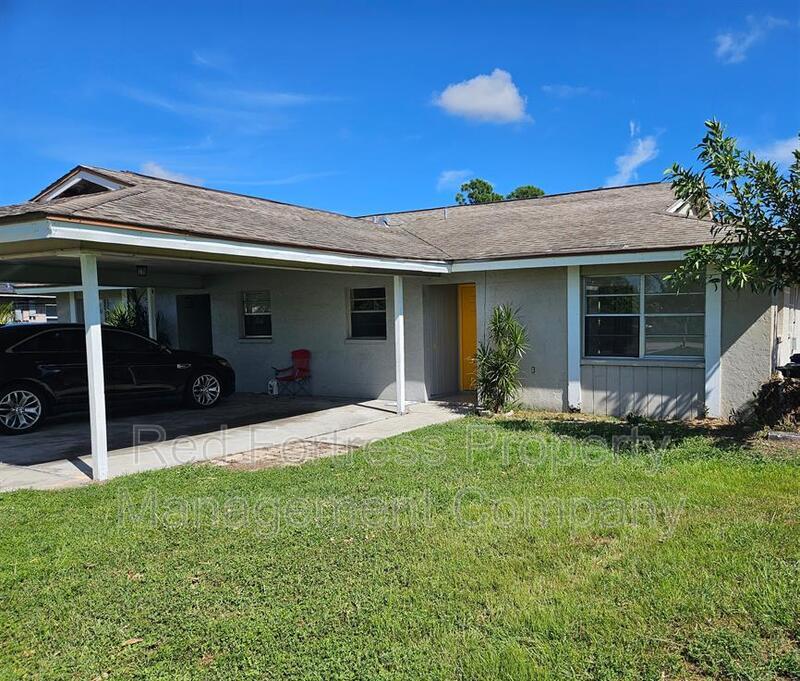 7565 Winged Foot Dr in Ft. Myers, FL - Building Photo
