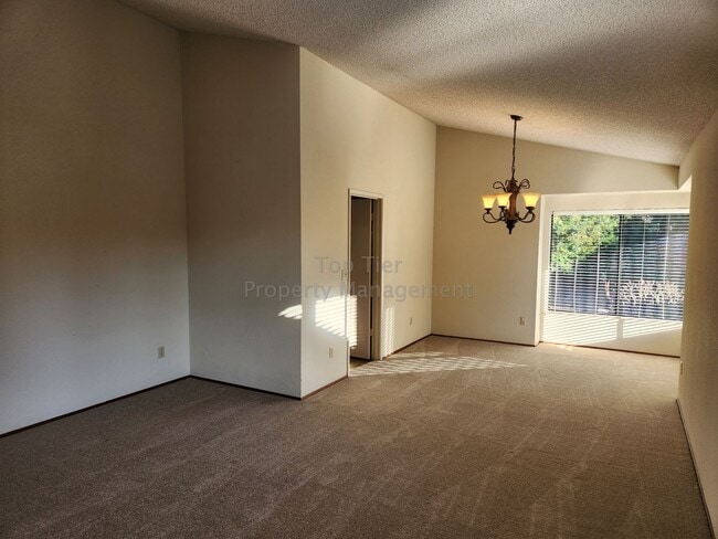 129 Julian Way in Pleasant Hill, CA - Building Photo - Building Photo