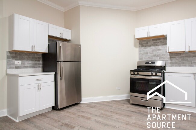 2909 N Mildred Ave, Unit 2 in Chicago, IL - Building Photo - Building Photo