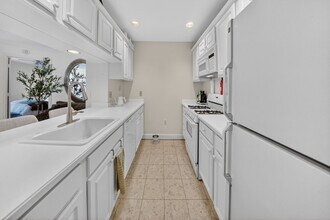 1050 N Stuart St in Arlington, VA - Building Photo - Building Photo