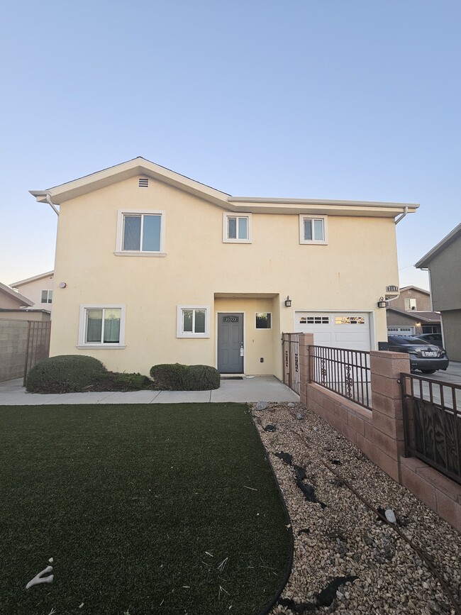 7544 Denny Ave in Sun Valley, CA - Building Photo - Building Photo