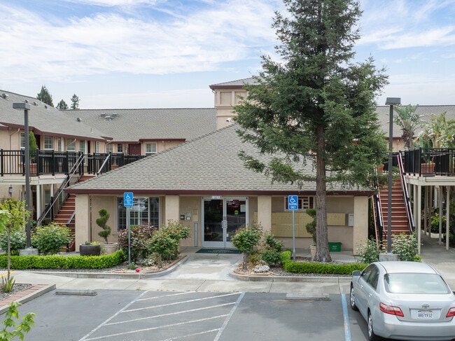 Acacia Glen Senior Apartments in Woodland, CA - Building Photo - Building Photo
