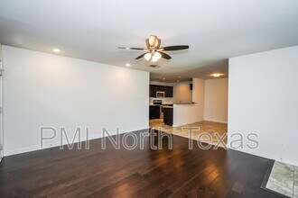 618 N 6th St in Gunter, TX - Building Photo - Building Photo