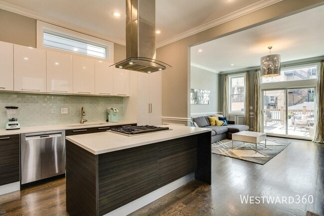 property at 3409 W Cortland St
