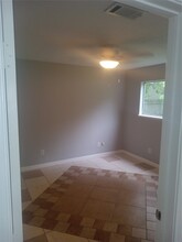 24571 Cochran Dr in Porter, TX - Foto de edificio - Building Photo