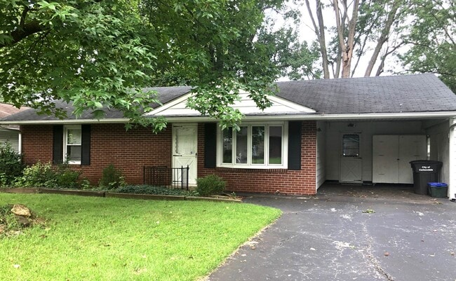 property at 206 S Travelstead Ln