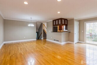 34 Chimney Ct in Old Bridge, NJ - Building Photo - Building Photo