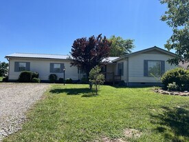 1550 Old Dover Rd in Clarksville, TN - Building Photo