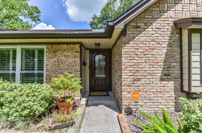 5006 Shady Nook Ct in Houston, TX - Building Photo - Building Photo