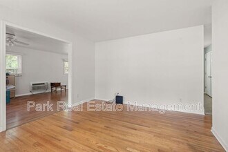 8907 Rollingwood Rd in Chapel Hill, NC - Building Photo - Building Photo