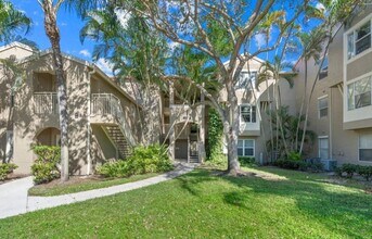 1760 Palm Cove Blvd, Unit Verano in Delray Beach, FL - Foto de edificio - Building Photo
