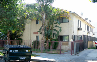 232 W Tujunga Ave in Burbank, CA - Foto de edificio - Building Photo