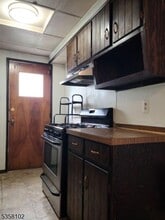 36 E 7th St in Clifton, NJ - Building Photo - Building Photo