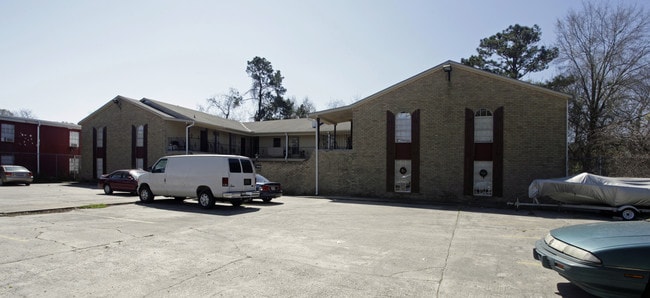 1443 Jim Taylor Dr in Baton Rouge, LA - Foto de edificio - Building Photo