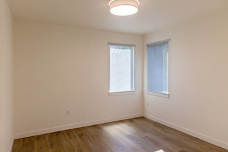 Monroe Commons in Santa Clara, CA - Building Photo - Interior Photo