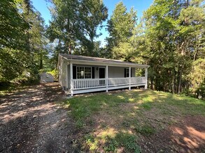 1645 Tomahawk Trail in Cumming, GA - Building Photo - Building Photo