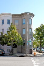2601 N Charles St in Baltimore, MD - Building Photo - Building Photo