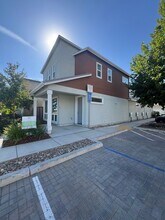 3212 Cowell Blvd in Davis, CA - Building Photo - Building Photo