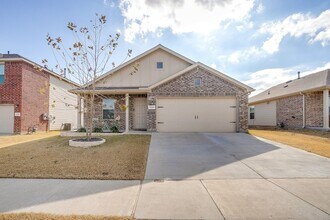 6329 Becker Ave in Fort Worth, TX - Foto de edificio - Building Photo