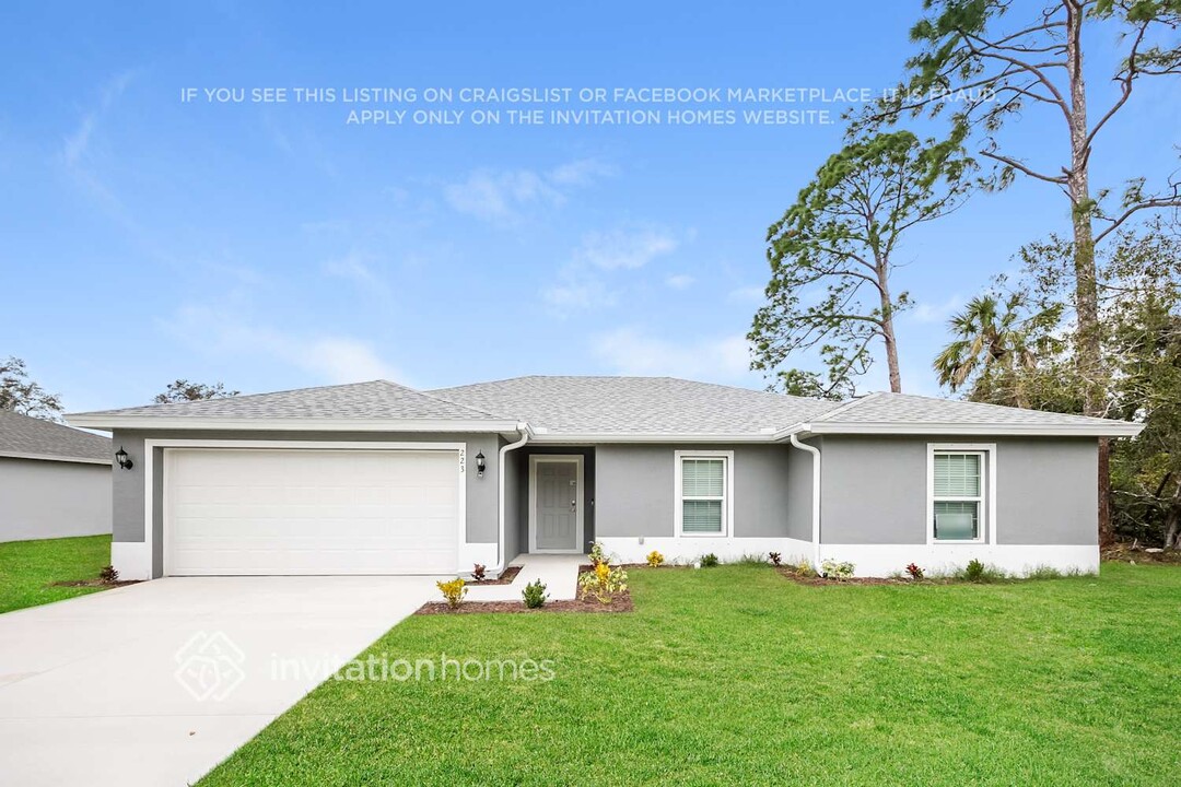 223 Danley St in Port Charlotte, FL - Building Photo