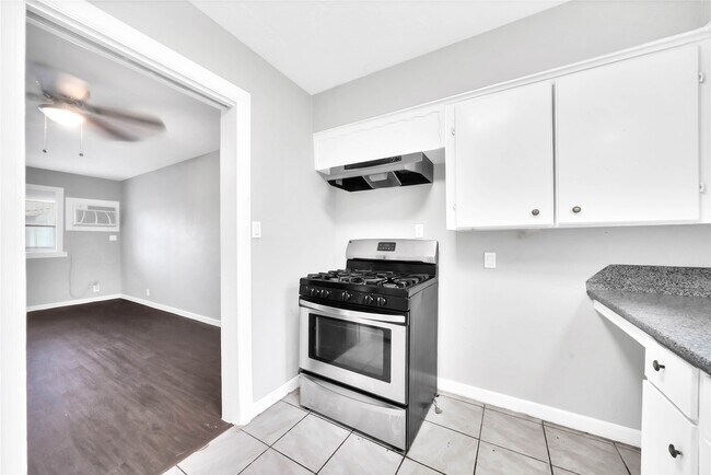 5532 Eskridge St in Houston, TX - Building Photo - Building Photo