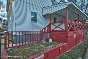 1418 N Main St in Scranton, PA - Building Photo