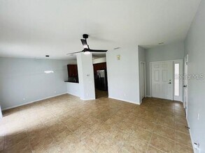9096 Iron Oak Ave in Tampa, FL - Building Photo - Building Photo