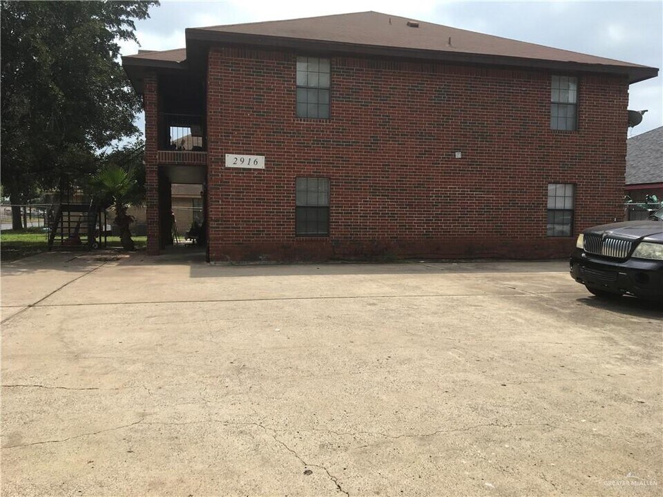 2916 N 32nd St in McAllen, TX - Building Photo