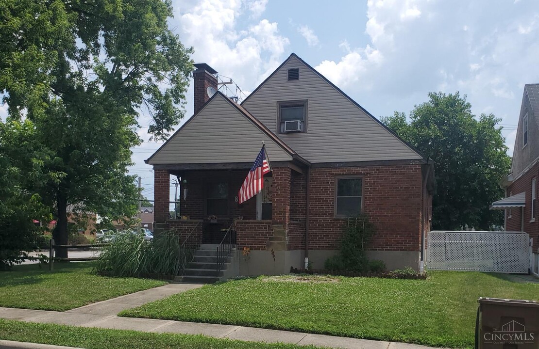 8388 Marley St in Cincinnati, OH - Foto de edificio