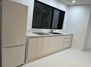 365 Morrison Canyon Rd in Fremont, CA - Foto de edificio - Building Photo