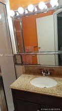 3430 NW 52nd Ave-Unit -304 in Lauderdale Lakes, FL - Foto de edificio - Building Photo