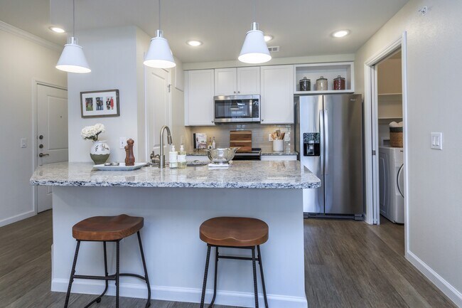 Anthem at Ledge Stone in Austin, TX - Foto de edificio - Building Photo