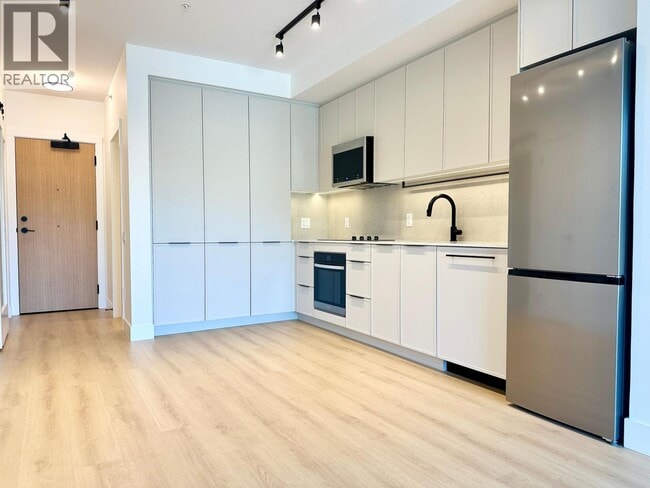 property at 3055 Murray St