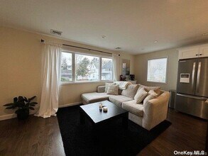 62 Green St in Huntington, NY - Building Photo - Building Photo