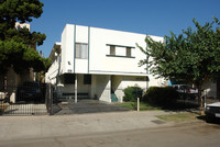 14143 Delano St in Van Nuys, CA - Building Photo - Building Photo