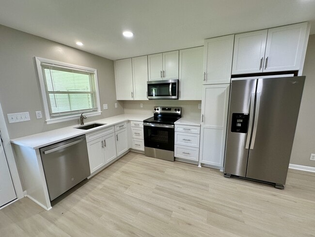 property at 1104 Toddington Dr