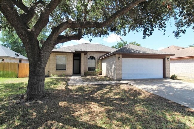 2210 E 29th St in Mission, TX - Foto de edificio - Building Photo