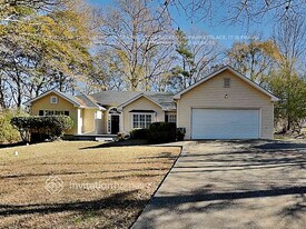 6007 Windchase Ct SW in Austell, GA - Building Photo