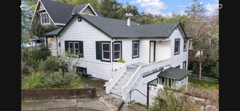 142 Bungalow Ave, Unit #1 in San Rafael, CA - Building Photo